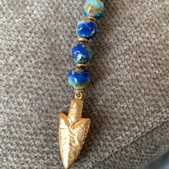 Blue beaded arrow handmade keychain - Picture 9 of 10
